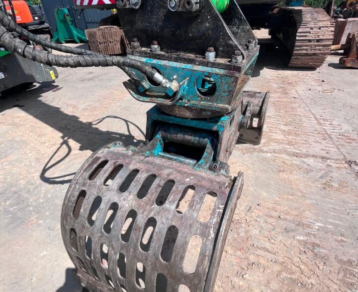 Sennebogen 817M - Material Handlers