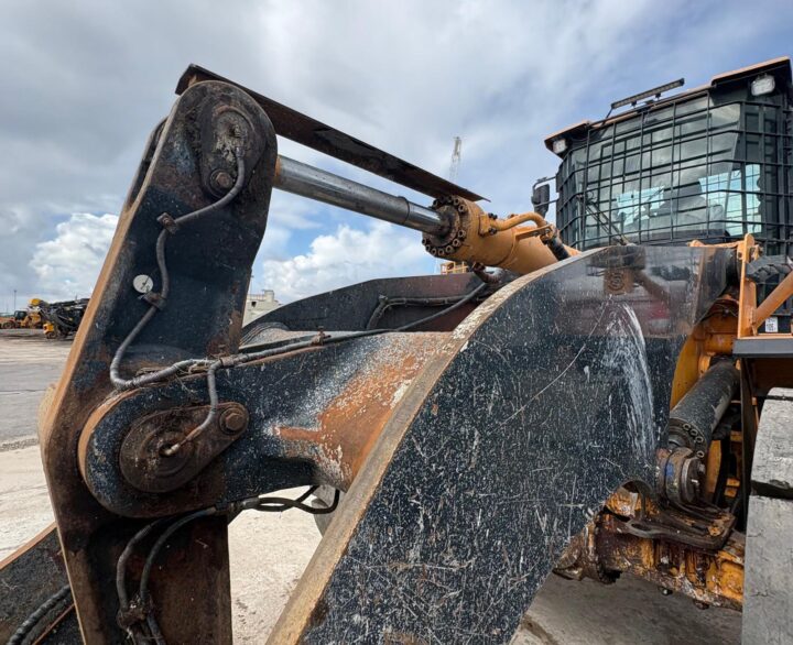 Hyundai HL960AHDXT - Used Wheel Loaders