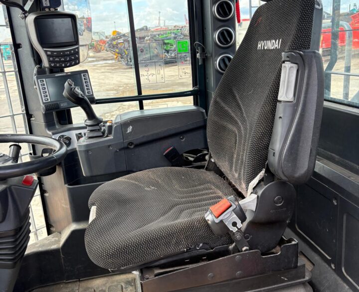 Hyundai HL960AHDXT - Used Wheel Loaders