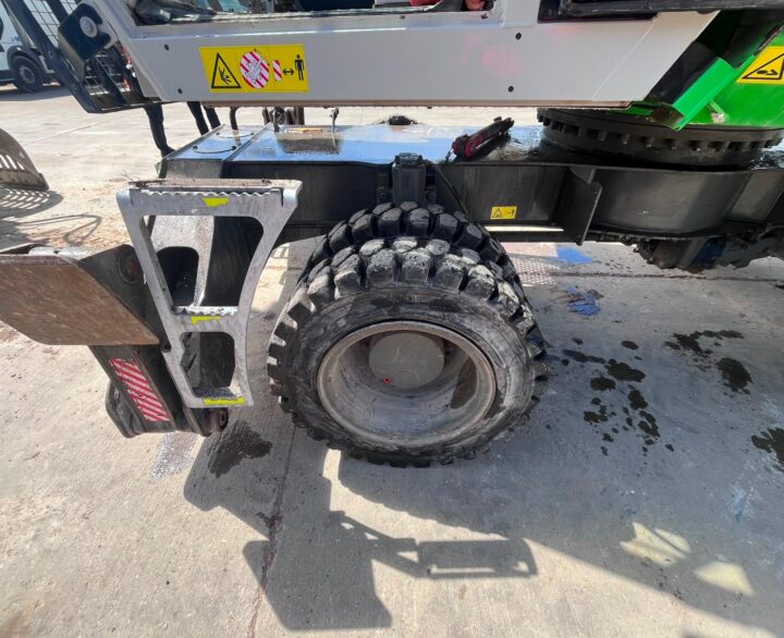 Sennebogen 817M - Material Handlers