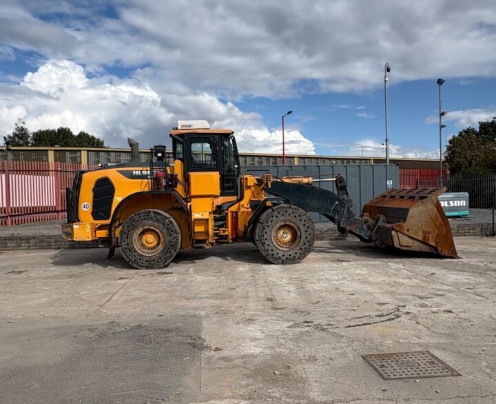 Hyundai HL960AHDXT - Used Wheel Loaders