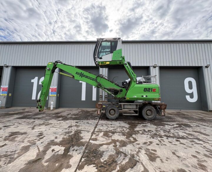 Sennebogen 821 E - Material Handlers