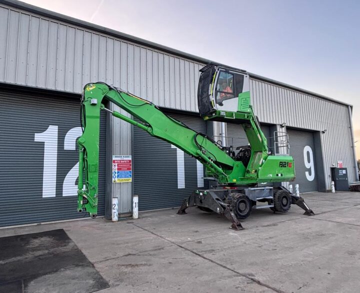 Sennebogen 821E - Material Handlers