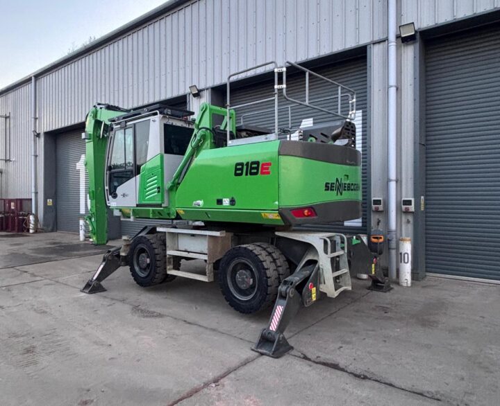 Sennebogen 818E - Material Handlers