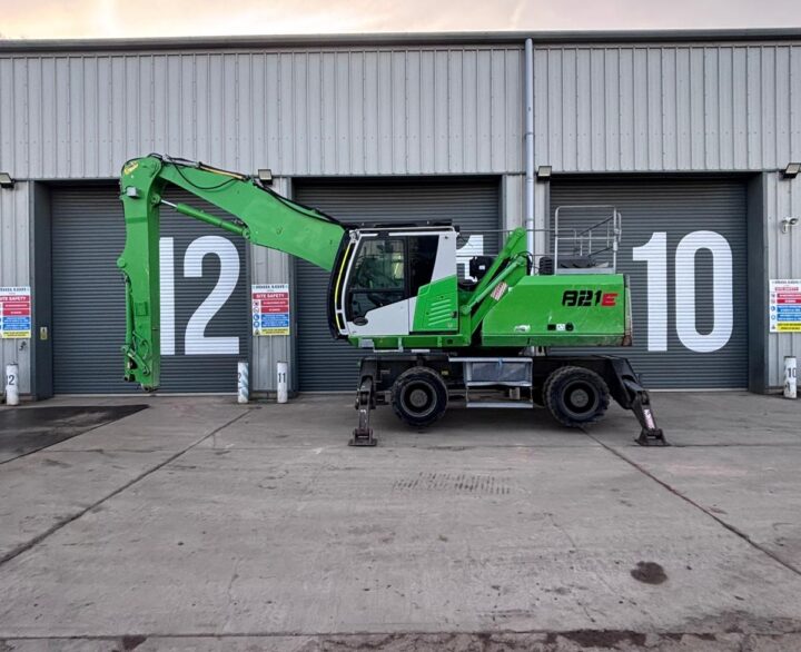 Sennebogen 821E - Material Handlers