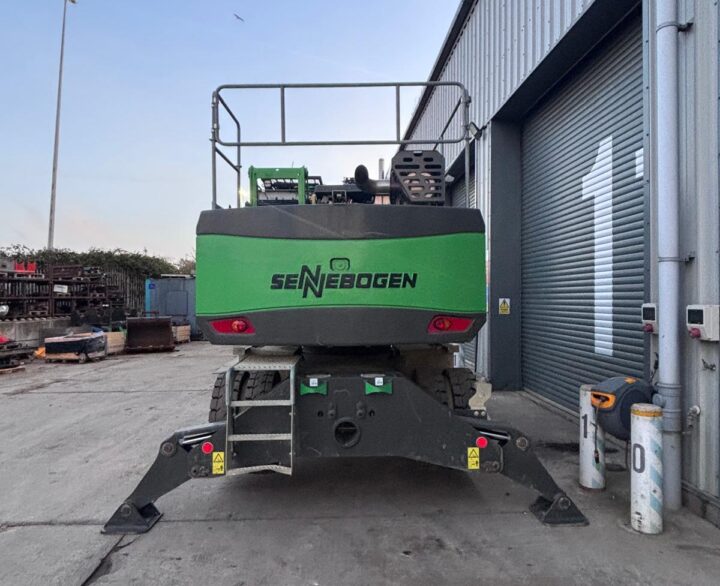 Sennebogen 818E - Material Handlers