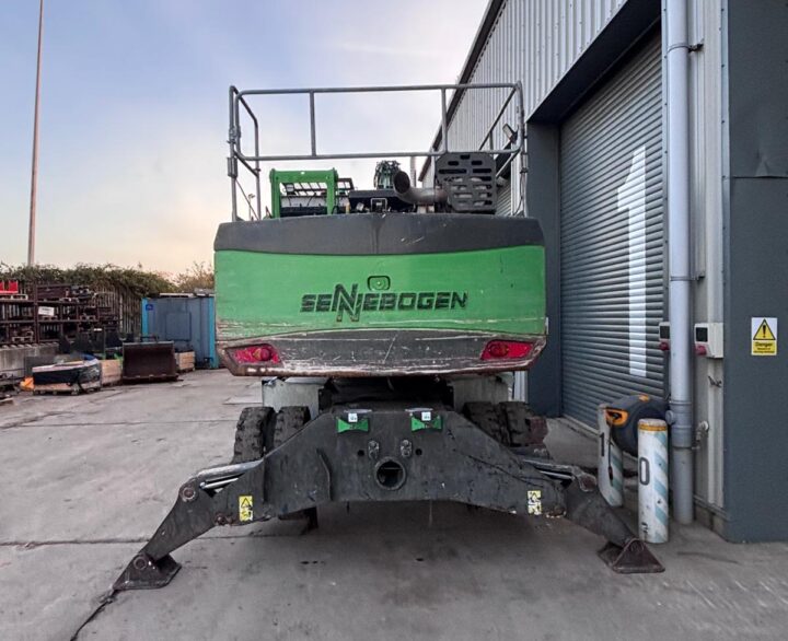 Sennebogen 821E - Material Handlers