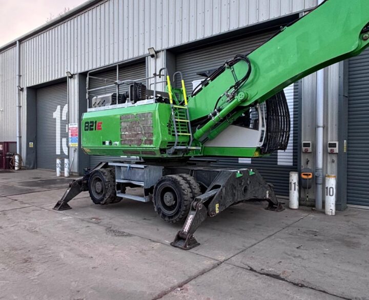 Sennebogen 821E - Material Handlers