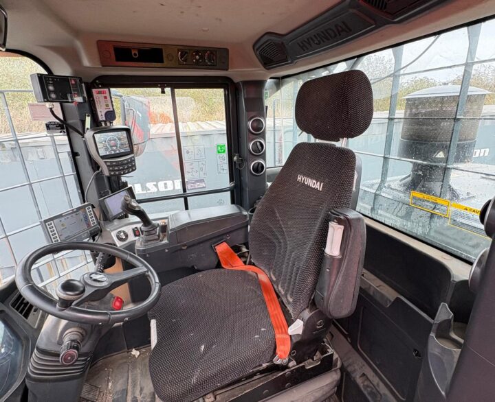 Hyundai HL960AHDXT - Used Wheel Loaders