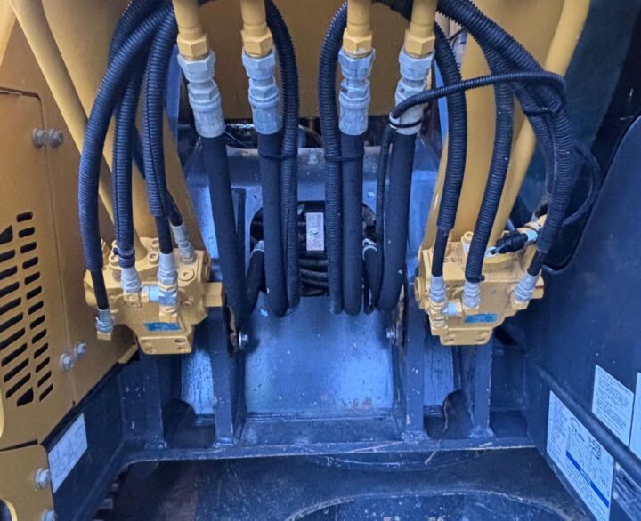Kobelco SK140SRLC-7 - Crawler Excavators
