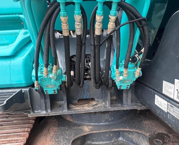 Kobelco SK130LC-11 - Crawler Excavators