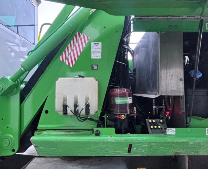 Sennebogen 821E - Material Handlers