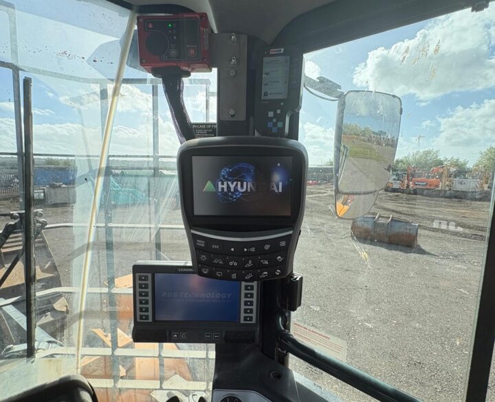 Hyundai HL960AHDXT - Used Wheel Loaders