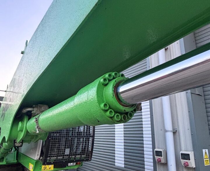 Sennebogen 818E - Material Handlers