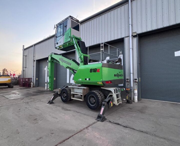 Sennebogen 818E - Material Handlers
