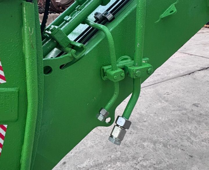 Sennebogen 818E - Material Handlers