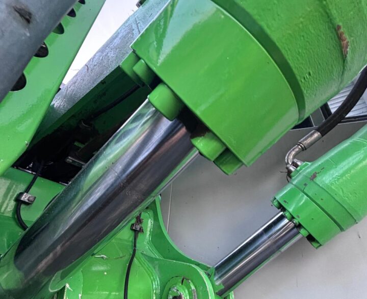 Sennebogen 821E - Material Handlers