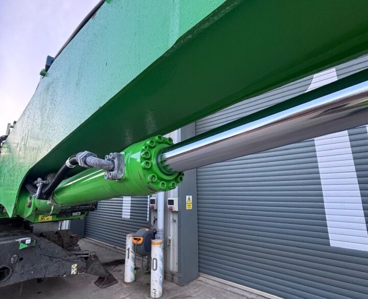 Sennebogen 821E - Material Handlers