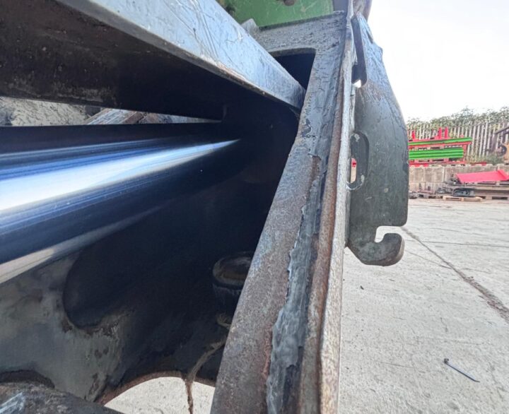 Sennebogen 821E - Material Handlers