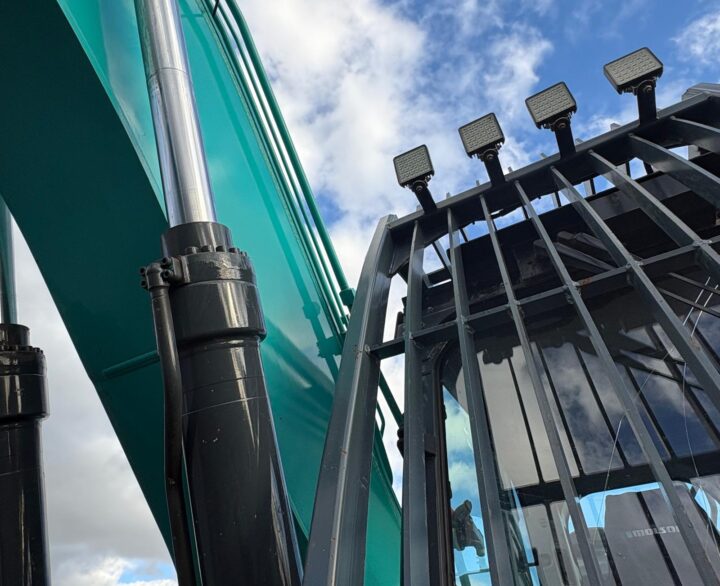 Kobelco SK300LC-11C - Crawler Excavators