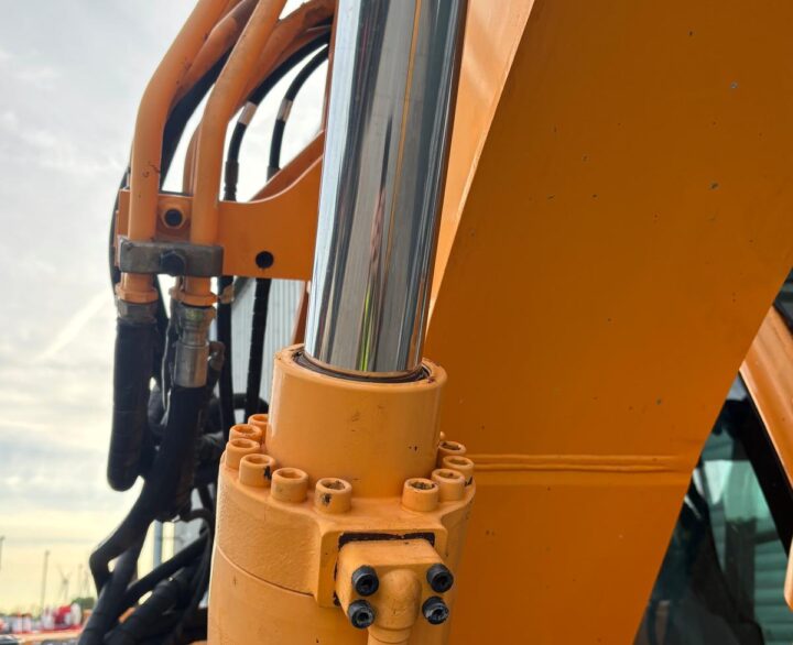 Hyundai R145LCR-9A - Crawler Excavators