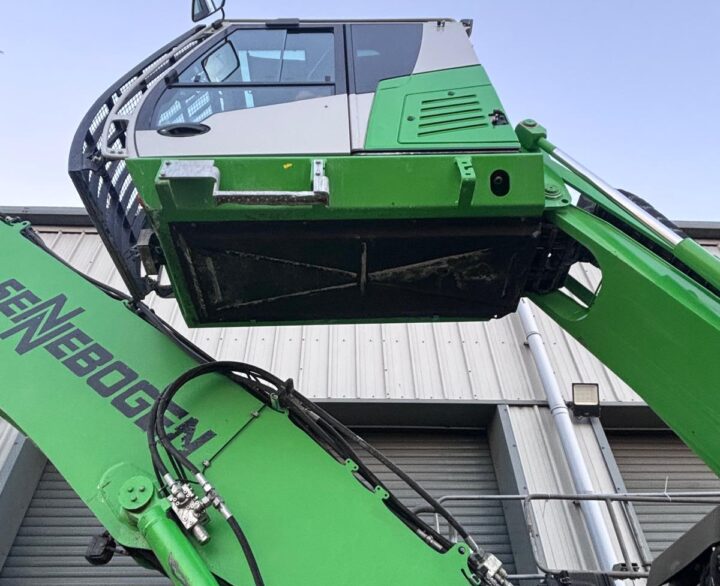 Sennebogen 821M - Material Handlers