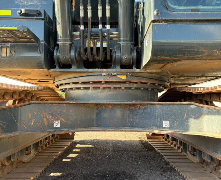 Hyundai HX140L - Crawler Excavators