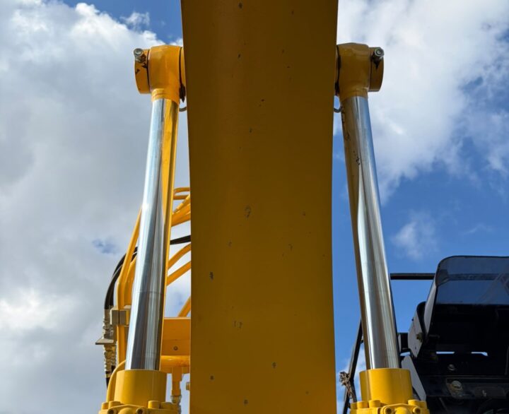 Kobelco SK140SRLC-7 - Crawler Excavators