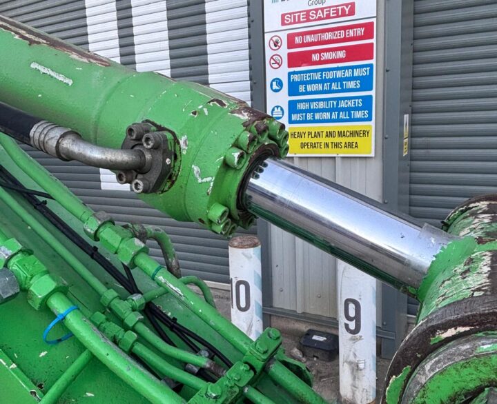 Sennebogen 821M - Material Handlers