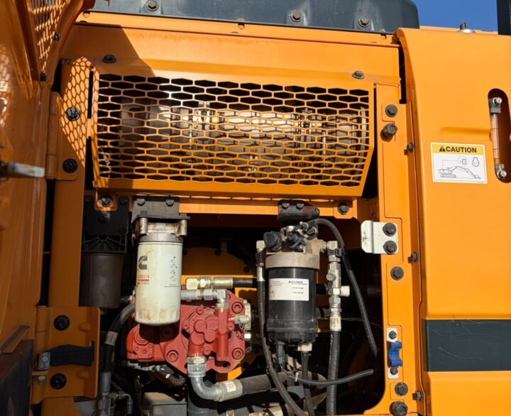 Hyundai HX140L - Crawler Excavators