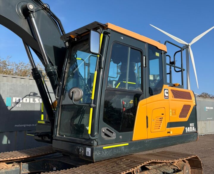 Hyundai HX140L - Crawler Excavators