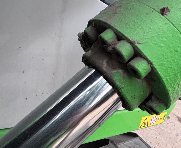 Sennebogen 818E - Material Handlers