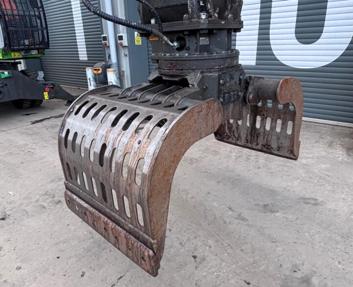 Sennebogen 818E - Material Handlers