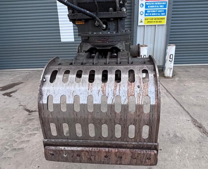Sennebogen 818E - Material Handlers