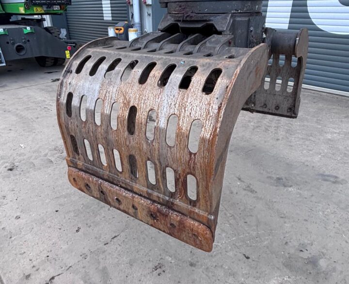 Sennebogen 818E - Material Handlers