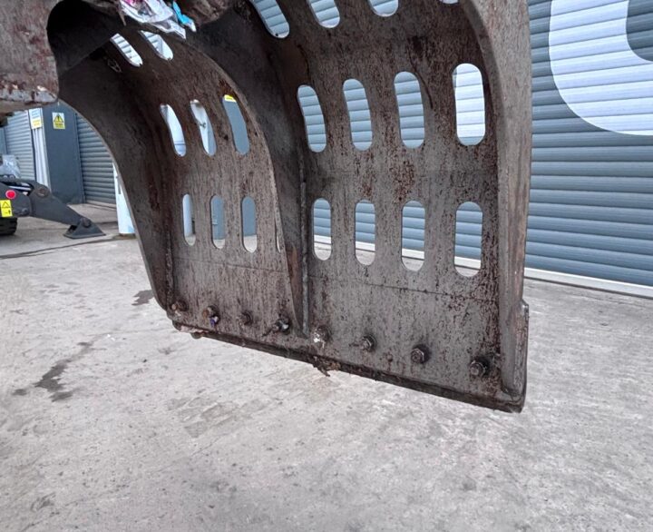 Sennebogen 818E - Material Handlers