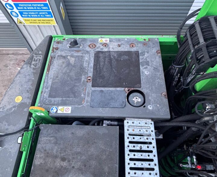 Sennebogen 821M - Material Handlers