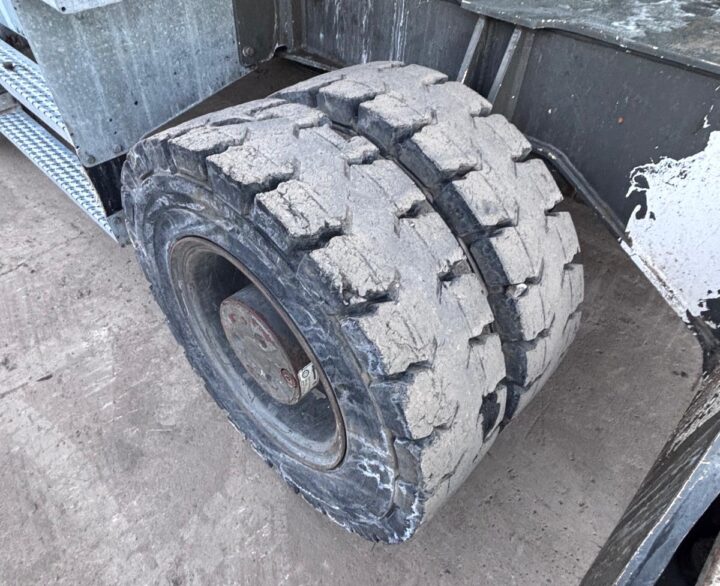 Sennebogen 821M - Material Handlers