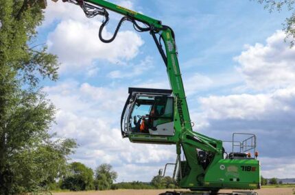 Sennebogen Wood Handler Working