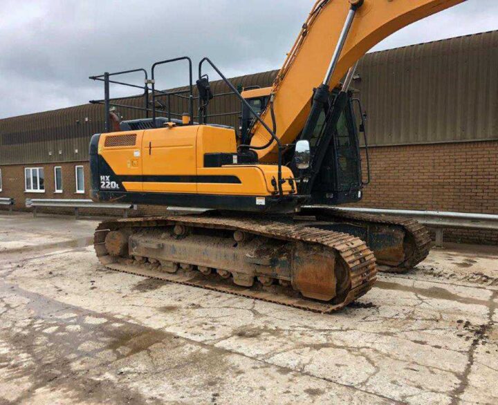 Hyundai HX220L - Crawler Excavators