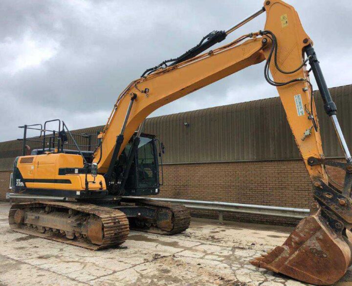 Hyundai HX220L - Crawler Excavators