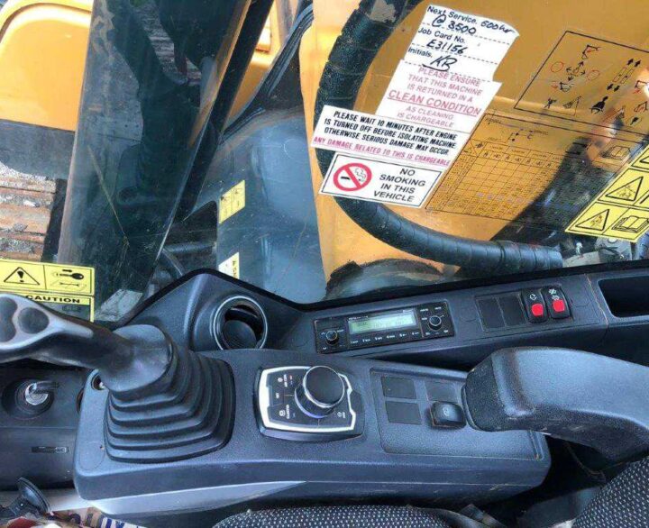 Hyundai HX220L - Crawler Excavators