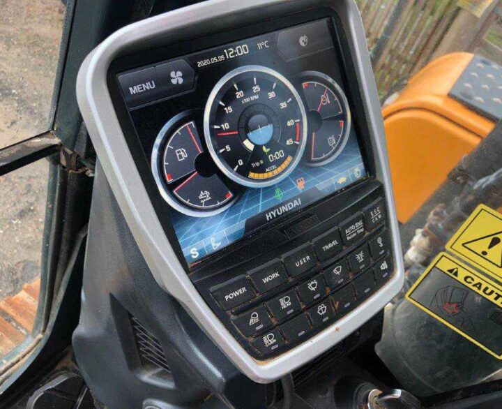 Hyundai HX220L - Crawler Excavators