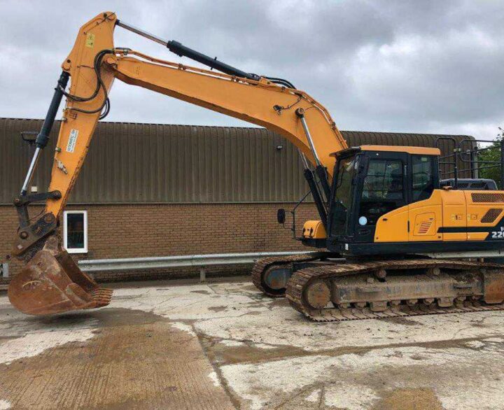 Hyundai HX220L - Crawler Excavators