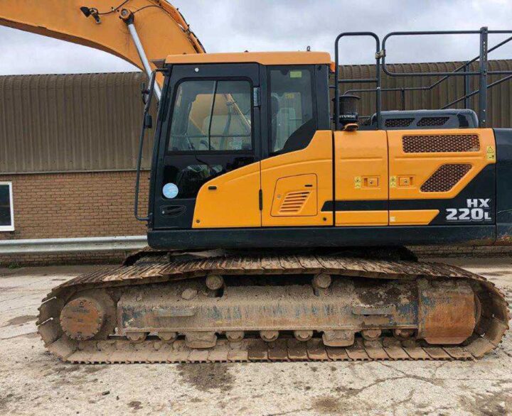 Hyundai HX220L - Crawler Excavators