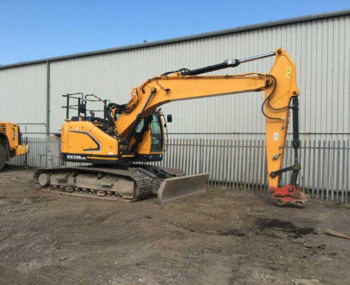 HYUNDAI HX235LCR - Crawler Excavators