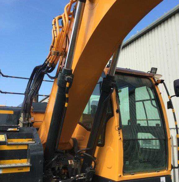 HYUNDAI HX235LCR - Crawler Excavators