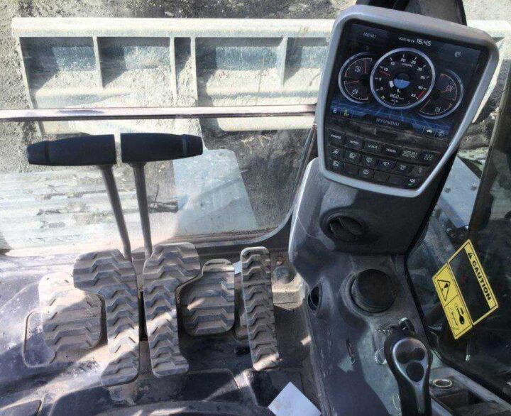 HYUNDAI HX235LCR - Crawler Excavators