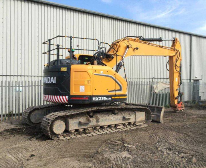 HYUNDAI HX235LCR - Crawler Excavators