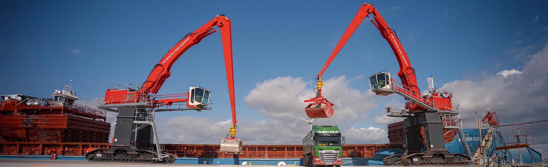 Bristol Port Invest in two Sennebogen 870E’s